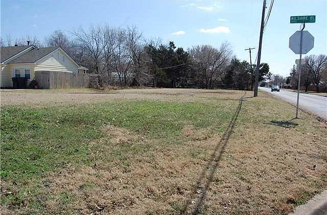 2nd image of 3016 W Wilshire Blvd Lot 7