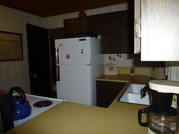 3rd image of 814 Evergreen Dr