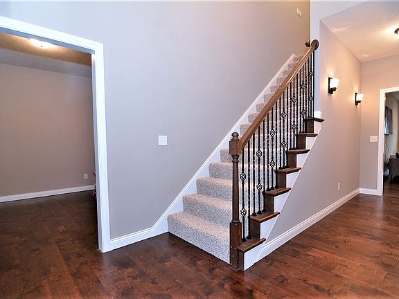 3rd image of 1433 Breezy Creek Dr