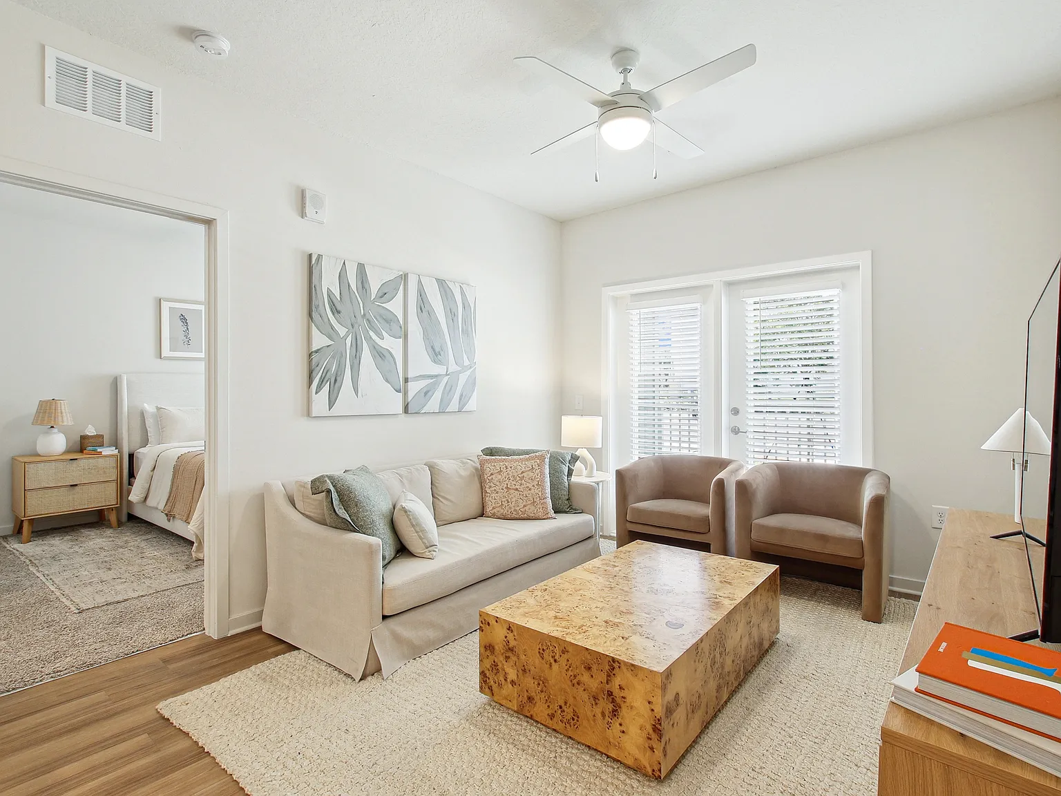 Sundance Trails Apartments — Photo 3