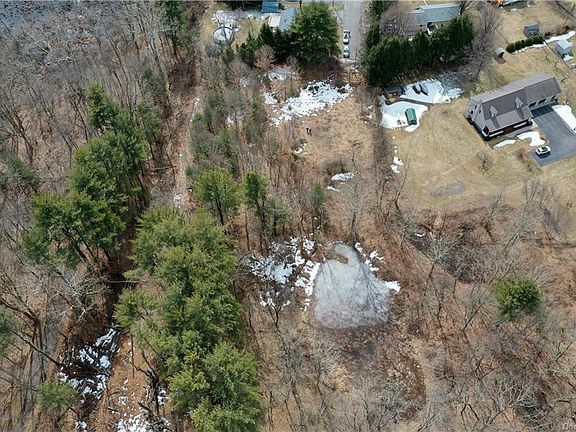 4th image of Woodland Dr