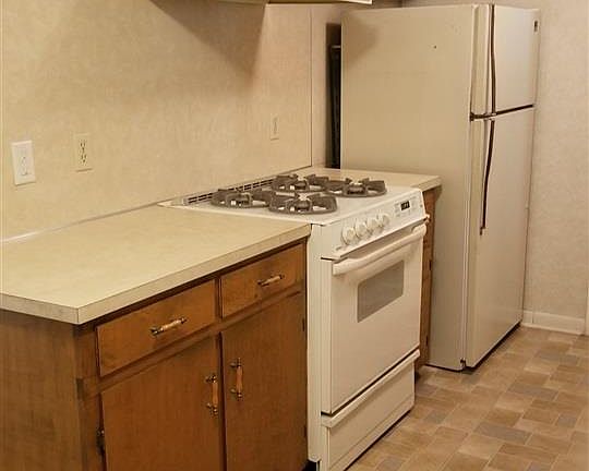 4th image of 1220 Glidewell Ave