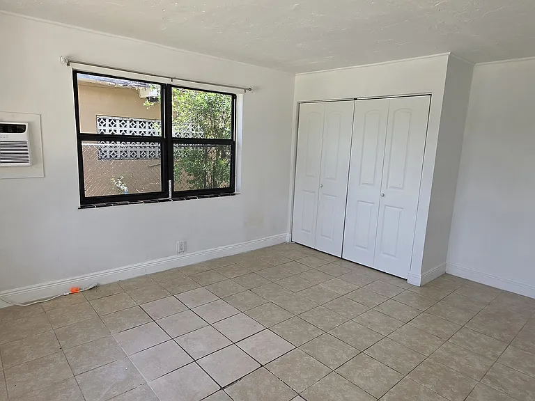 NW 141st St — Photo 12