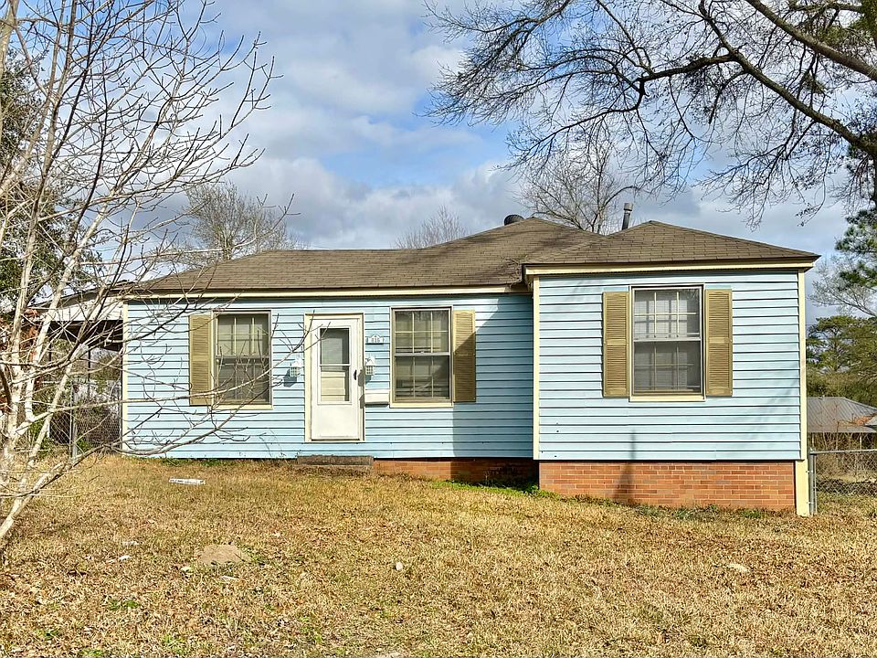 1st image of 815 Dennis Ave
