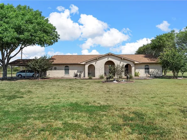 1061 Highway 31, Axtell, TX 76624