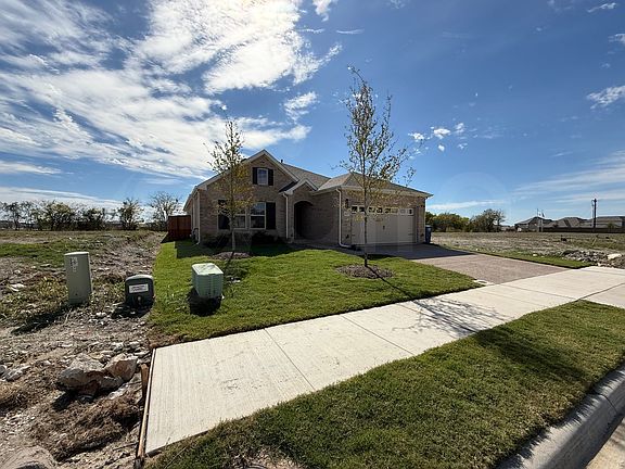3rd image of 4417 Victory Way