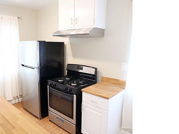 2nd image of 601 W 77th St APT 1