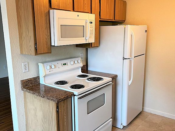 3rd image of 1341 West Ave