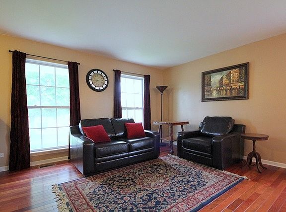 4th image of 4568 W Forest Ave