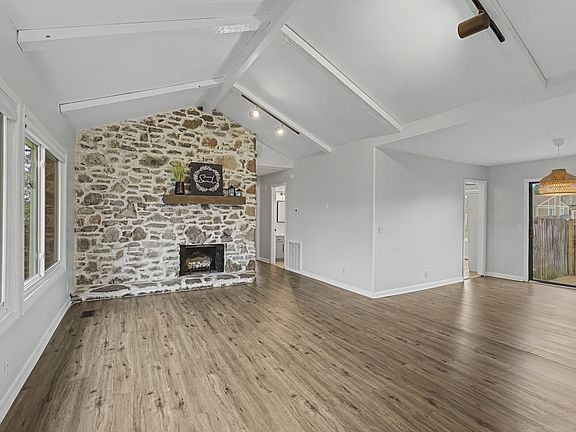 3rd image of 830 Todd Preis Dr