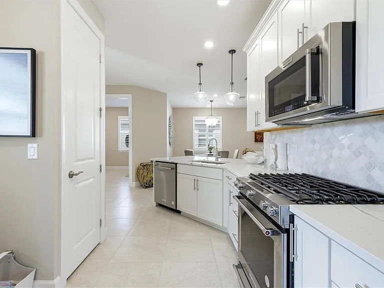 25029 Pearl Lake Cir — Photo 10