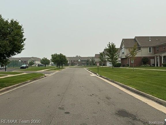 4th image of 28312 Adler Park Dr S
