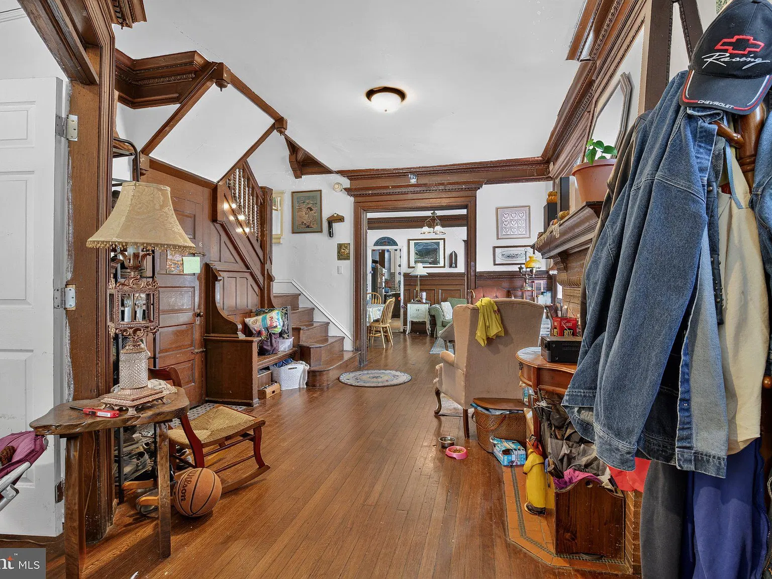 7 bed, 3.0 bath, 3500 sqft, $6,500 — Photo 4