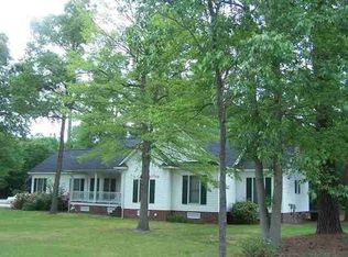 1232 Crooked Creek Dr, Hartsville, SC 29550