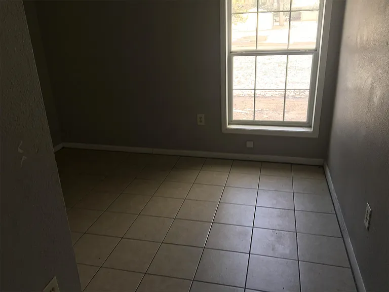 423 W Woodrow St #B — Photo 4