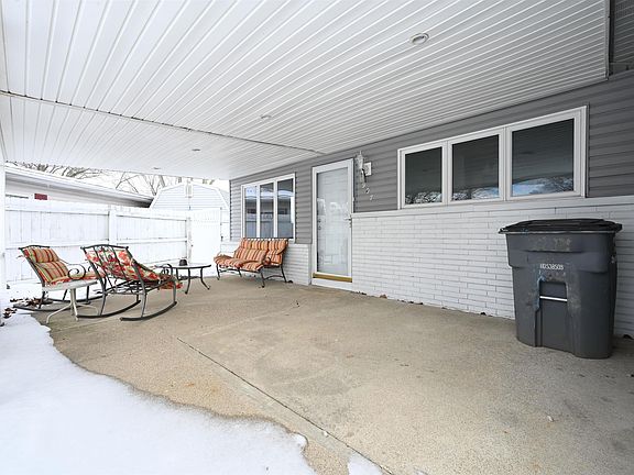 3rd image of 907 Wingra Ct