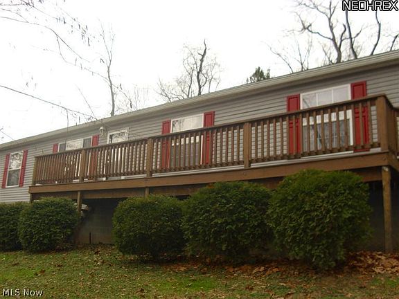 4th image of 221 Taylor St E