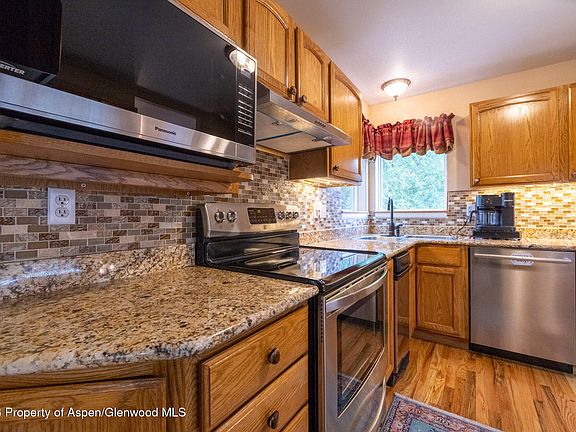4th image of 1335 Firethorn Dr