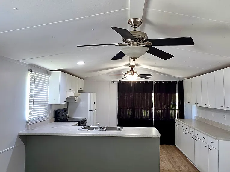 164 N Duck Ave — Photo 3