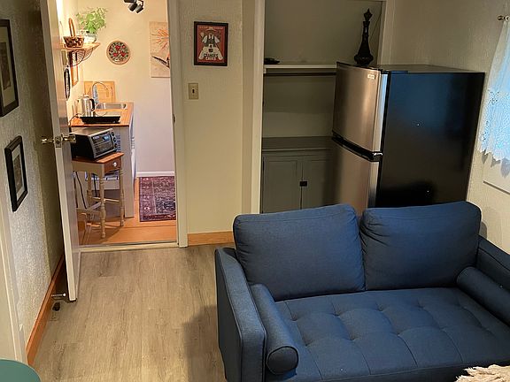 Living room looking toward kitchenette