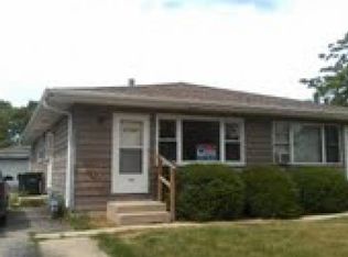 2704 Carmel Blvd, Zion, IL 60099