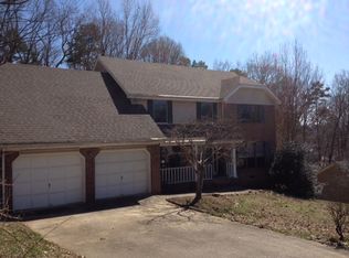 6554 Lake Meadows Dr, Hixson, TN 37343