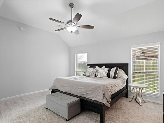 5th image of 3408 Patagonia St