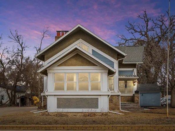 410 1st St W, Independence, IA 50644