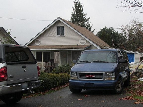 2nd image of 1014 Iris St