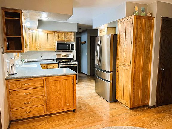 2nd image of 840 RAMBLE LANE