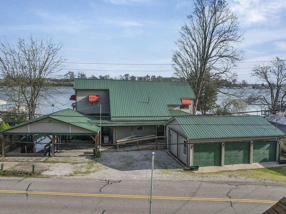 1st image of 2990 Canal Dr
