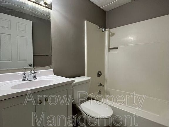 5th image of 3540 Huntington Ave APT 3