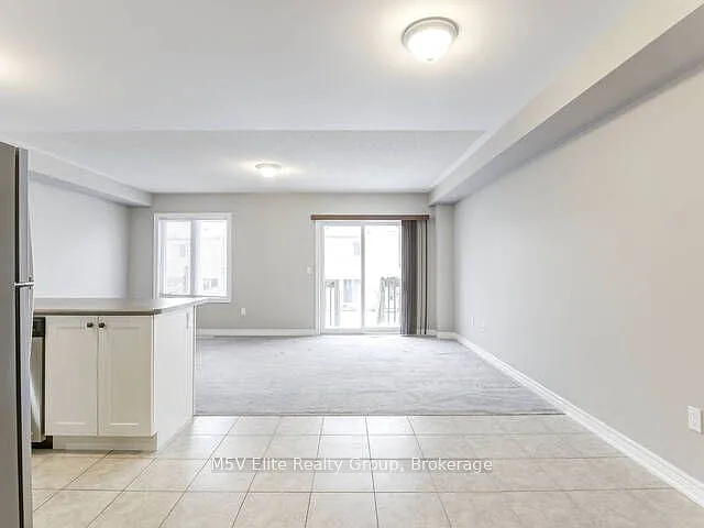 863 Cook Cres — Photo 5