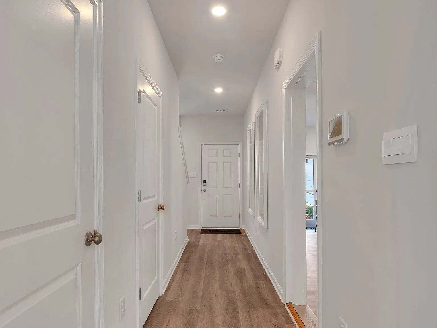 3 bed, 2.5 bath, 1500 sqft, $3,200 — Photo 4