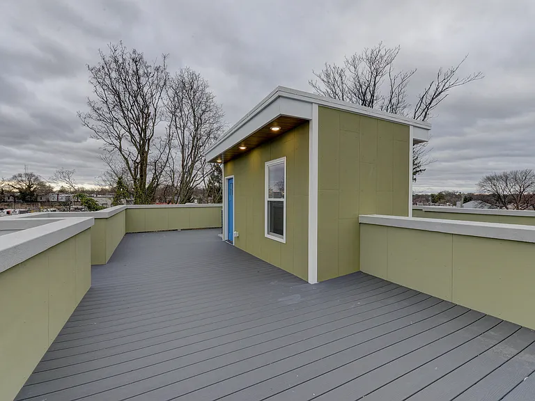 135 E Springer St — Photo 29