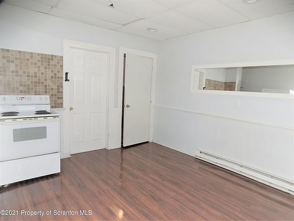 5th image of 815 Pittston Ave