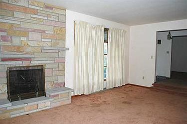 5th image of 109 Walker St