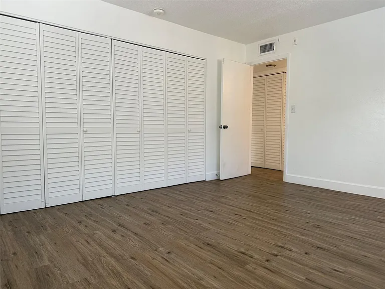 1857 Jefferson St #205 — Photo 8