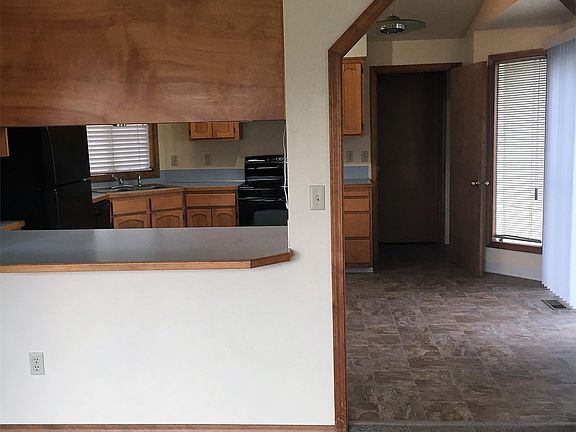 4th image of 10866 W Goldenrod Ave