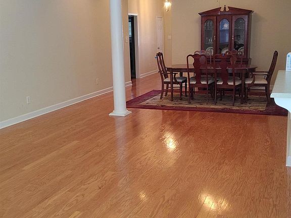 3rd image of 1226 Excalibur Dr SW