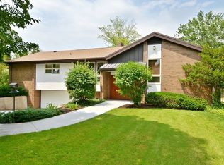 800 Fairhope Ave, Glenview, IL