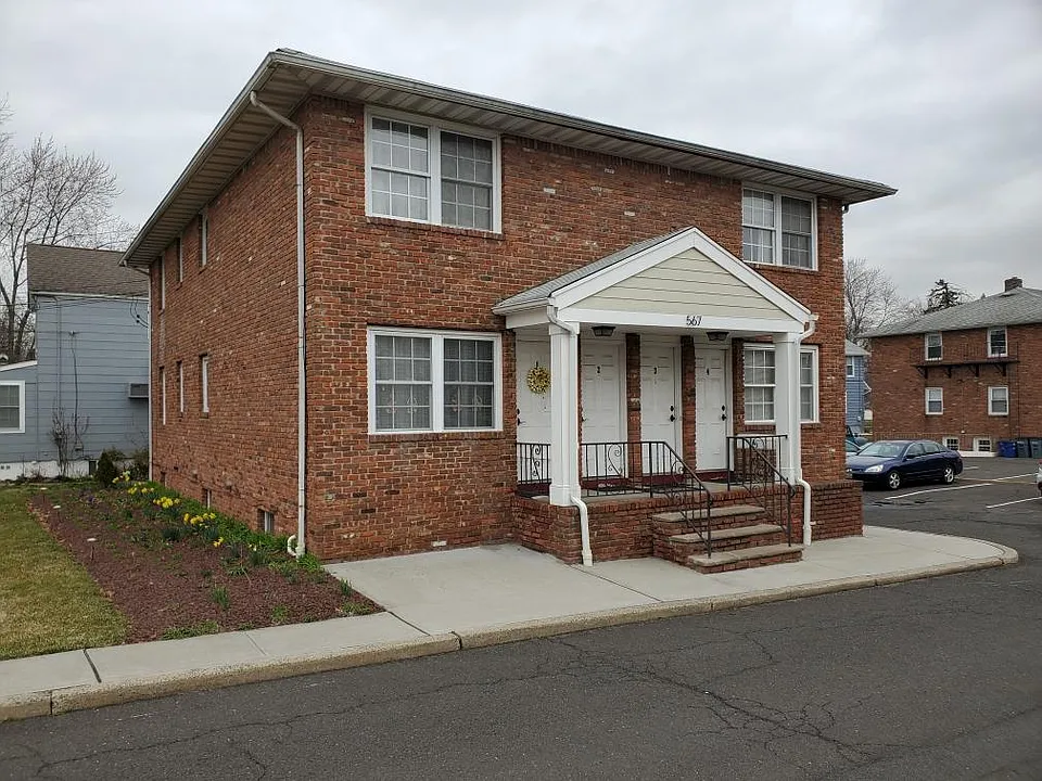 567 W Hazelwood Ave #3