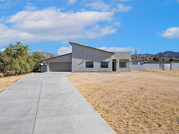 4th image of 69225 Cottonwood Dr