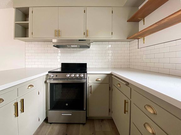 5th image of 1215 11th St APT 4