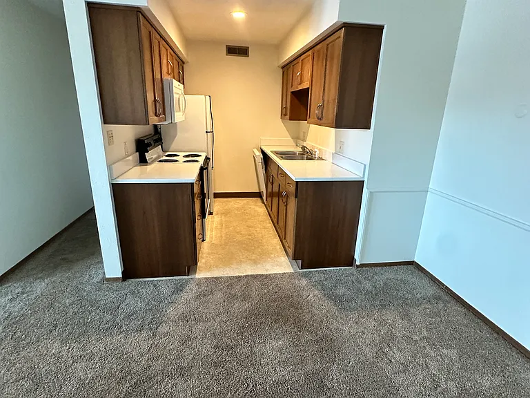 1120 Hancock Dr #12 — Photo 4