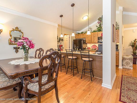 2nd image of 16820 Meadowbrook #117