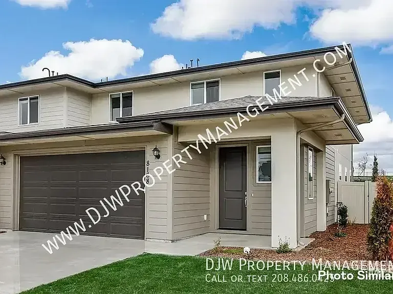 1727 N Truman Ave — Photo 1