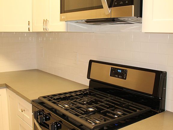 5th image of 1725 Van Ness Ave APT 401