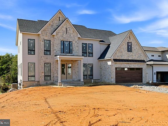 3rd image of 10801 Mason Hunt Ct