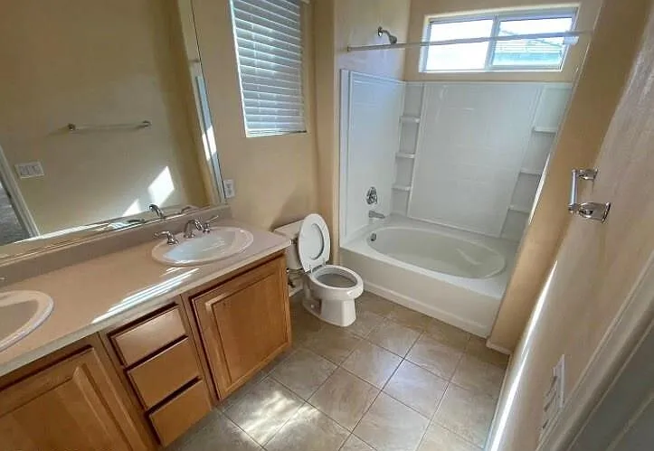 680 Forest Peak St — Photo 32